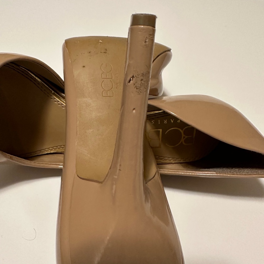 BCBG Patent Nude Pumps Size 6/36 Wide - Picture 13 of 15